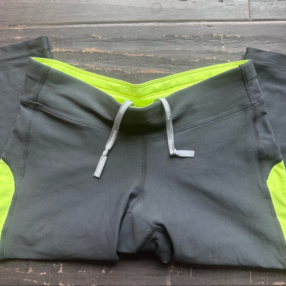 Nike cropped leggings - Picture 2 of 4